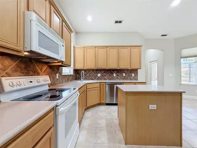 Listing Photo 15