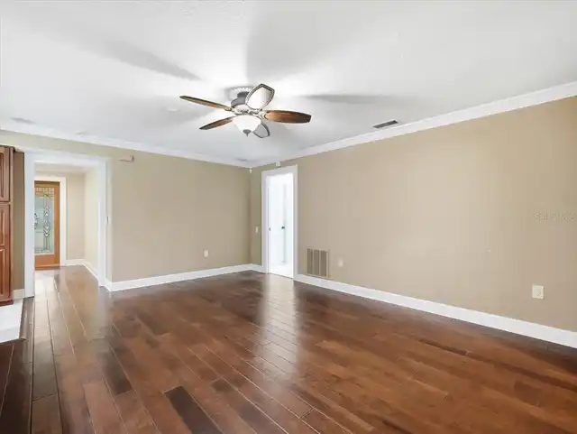 Listing Photo 28