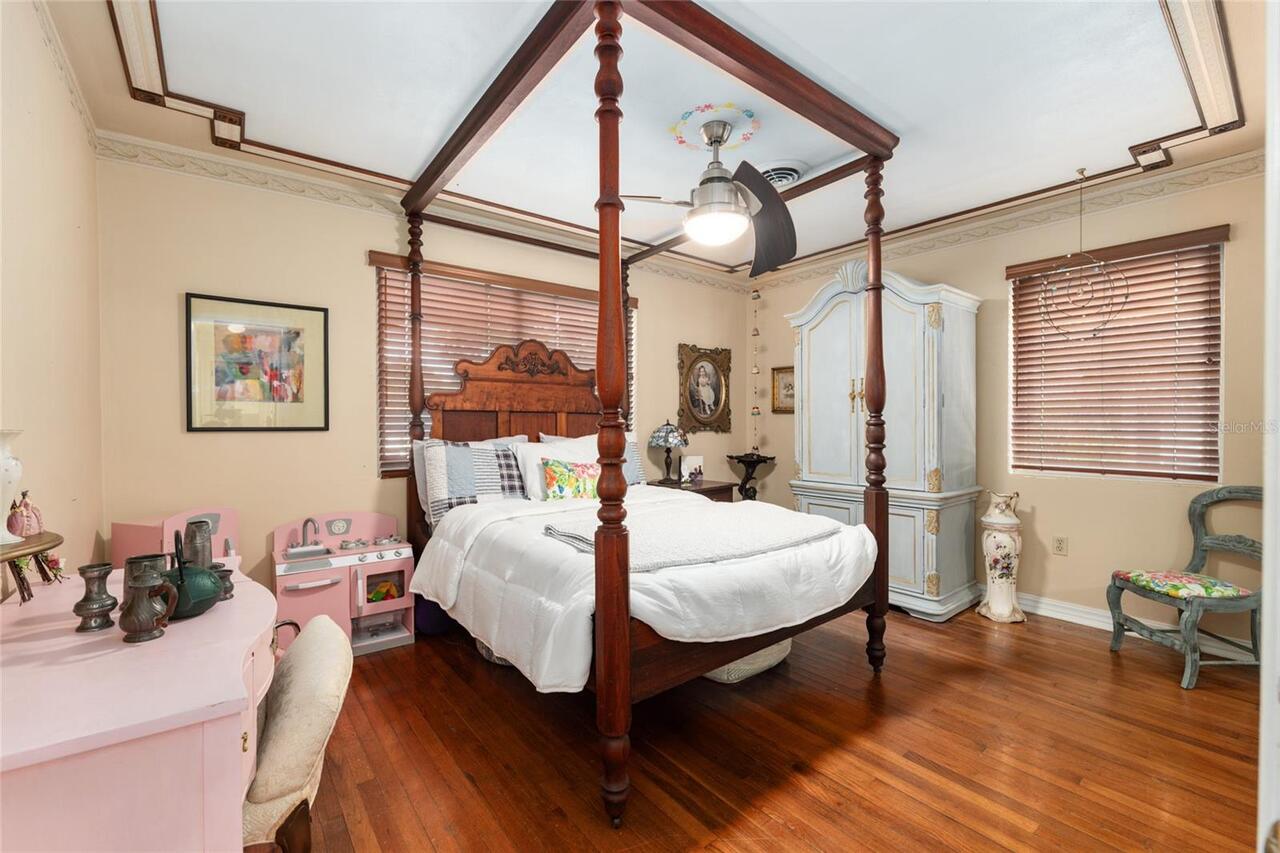 Listing Photo 8