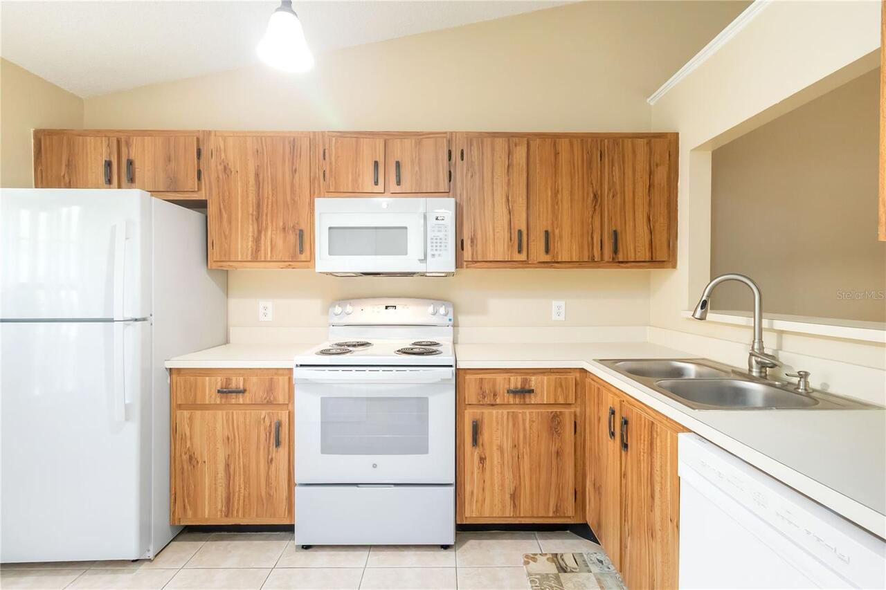 Listing Photo 8