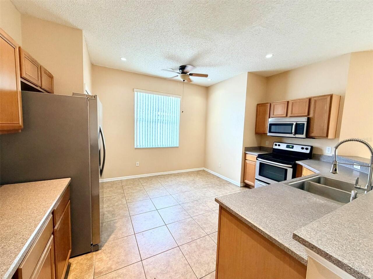 Listing Photo 12