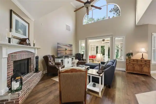 Listing Photo 17