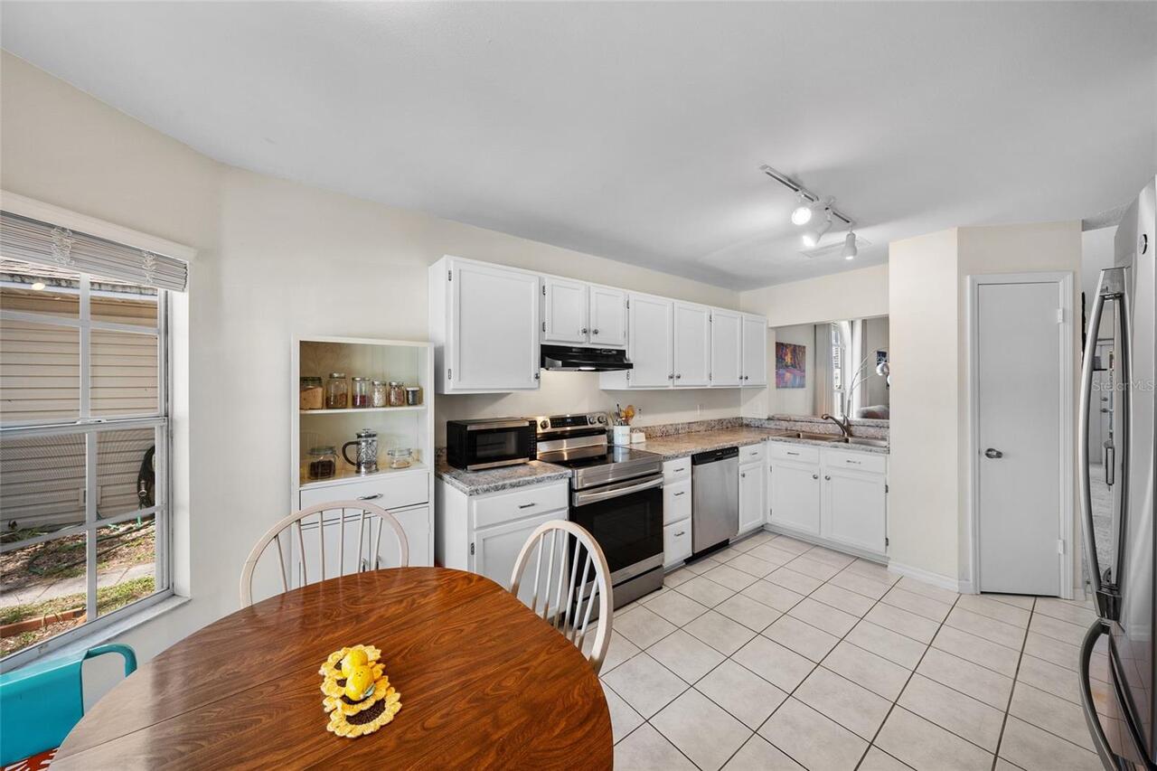 Listing Photo 10