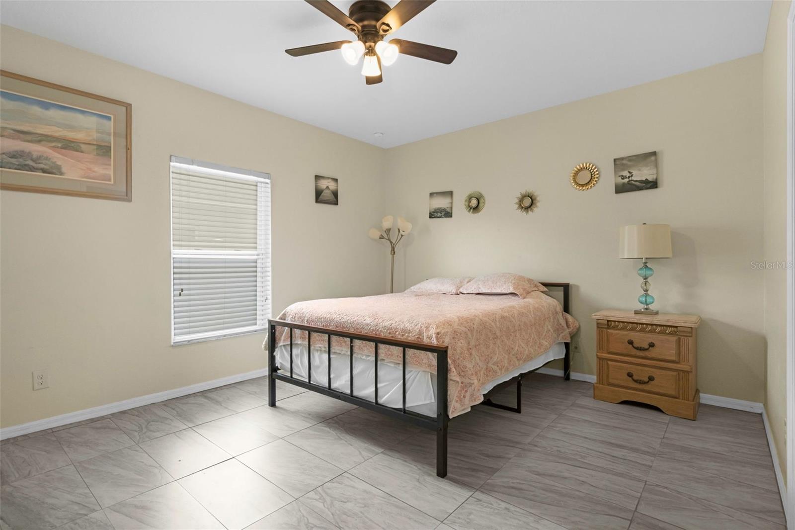 Listing Photo 12