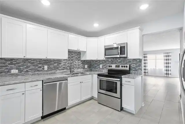 Listing Photo 8