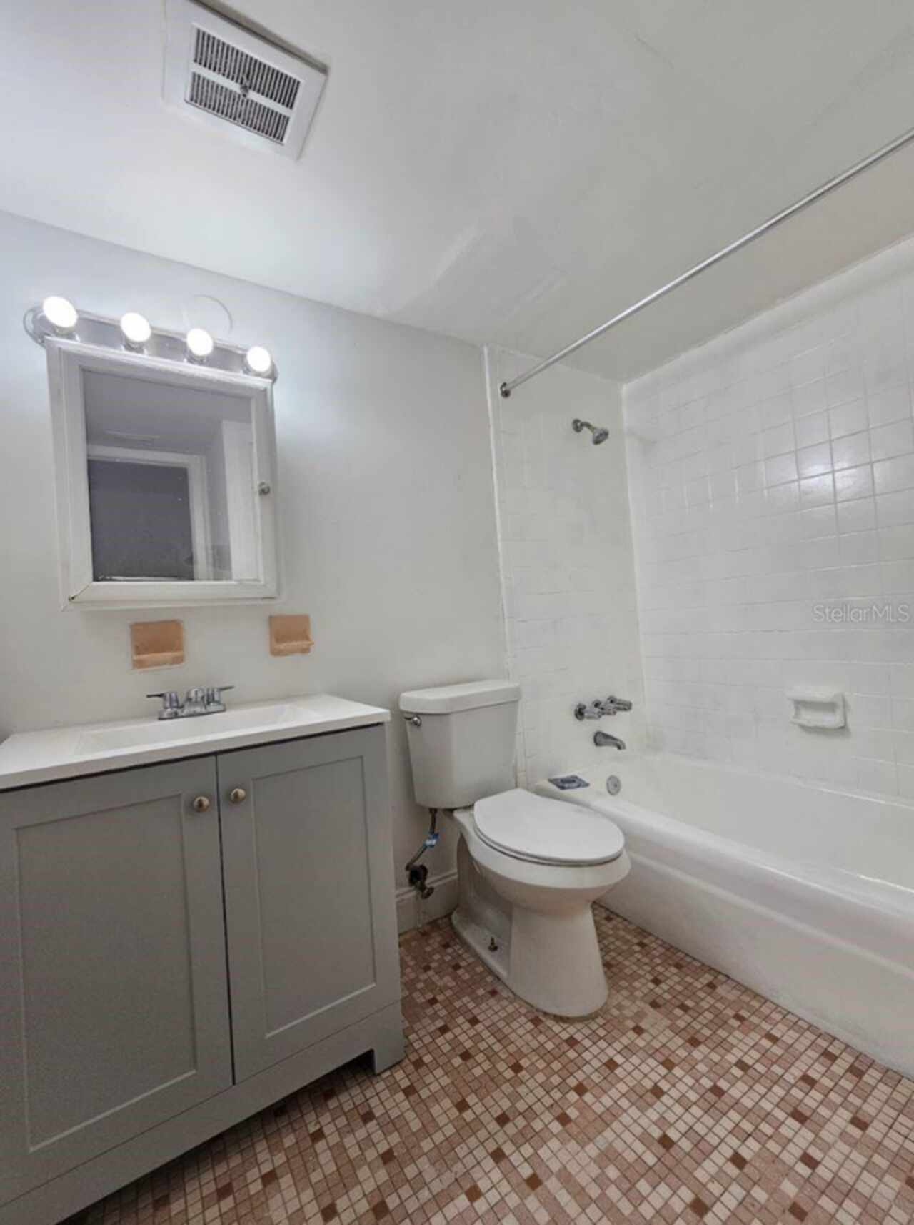 Listing Photo 7
