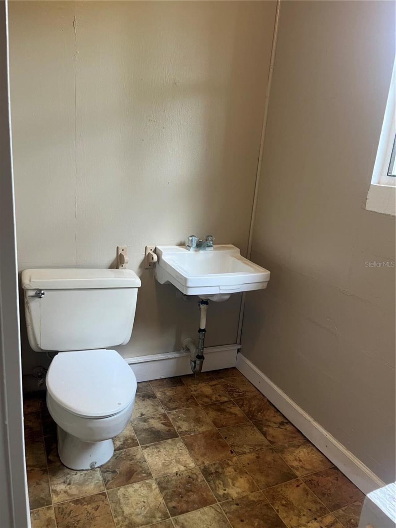 Listing Photo 8