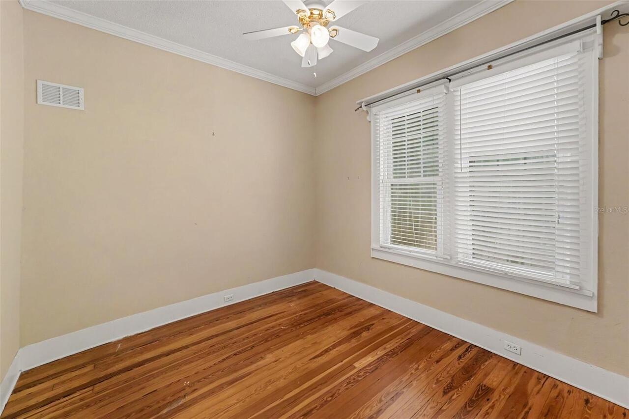 Listing Photo 14