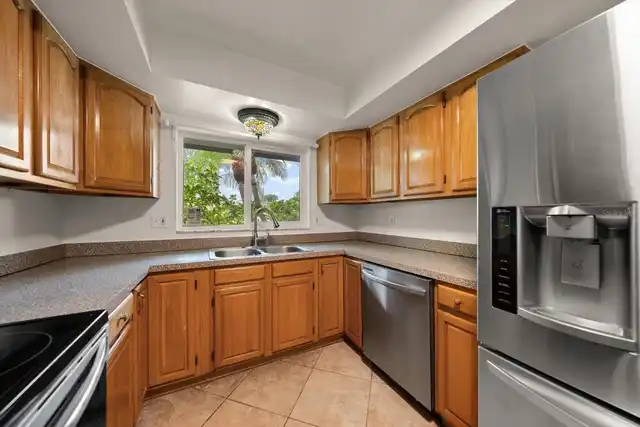 Listing Photo 16