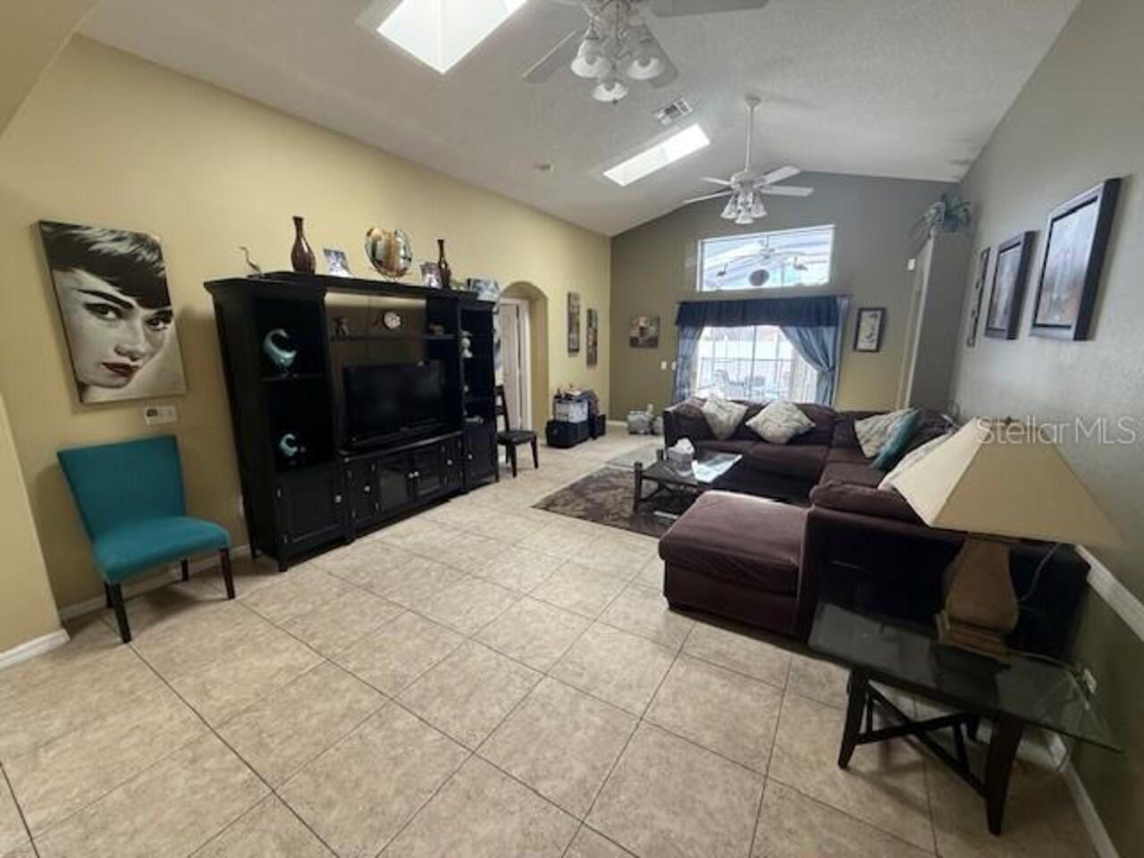 Listing Photo 11