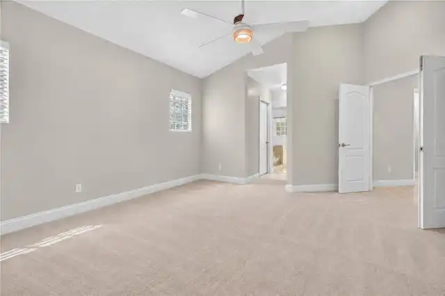 Listing Photo 12