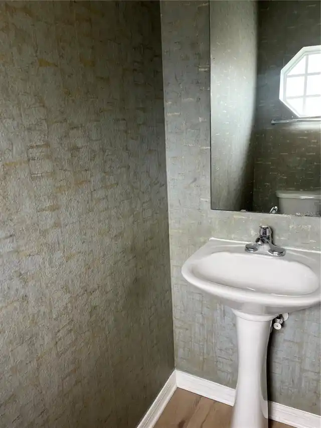 Listing Photo 10