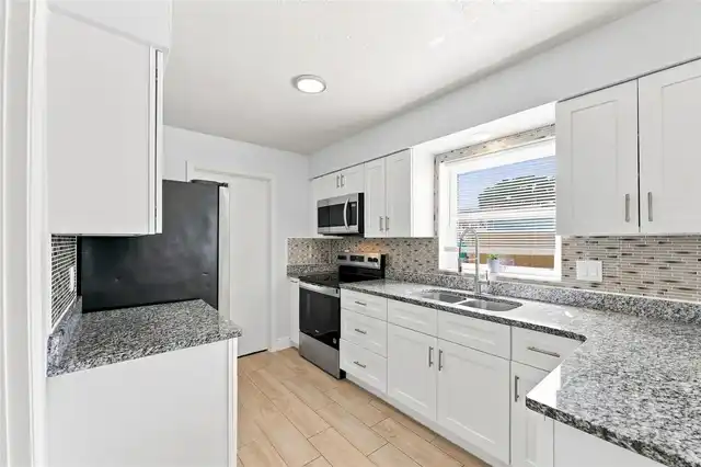Listing Photo 17