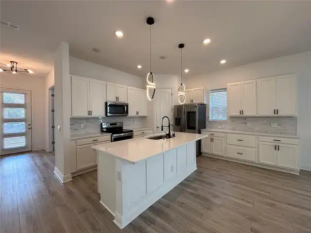Listing Photo 10