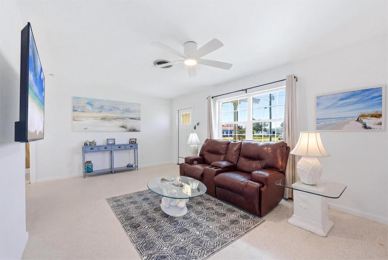 Listing Photo 9