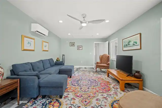 Listing Photo 28