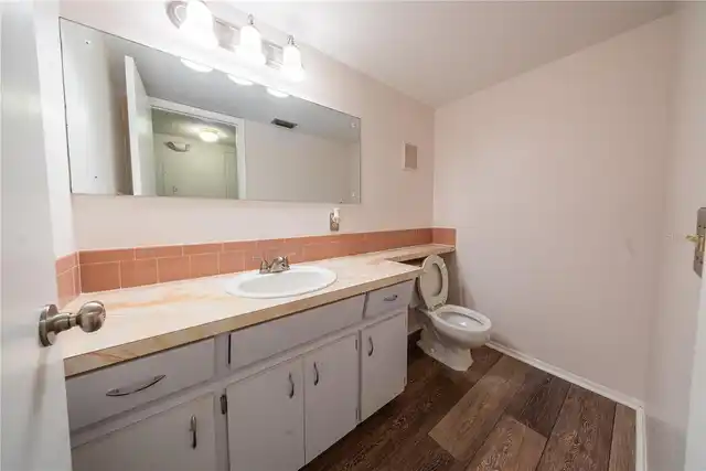 Listing Photo 8