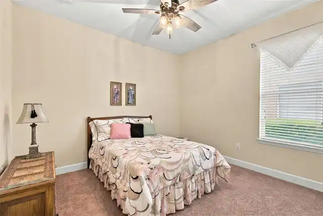 Listing Photo 10