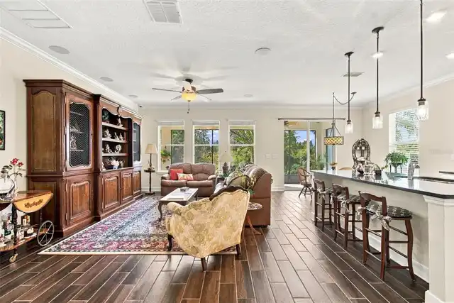 Listing Photo 17