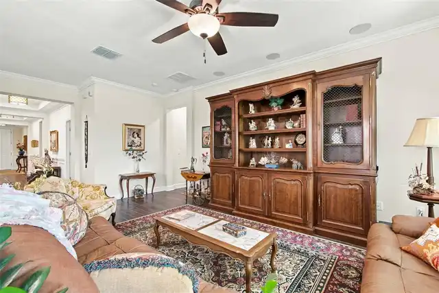 Listing Photo 19
