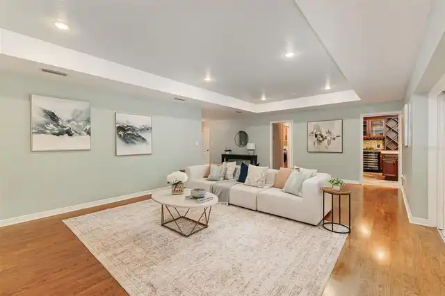 Listing Photo 8
