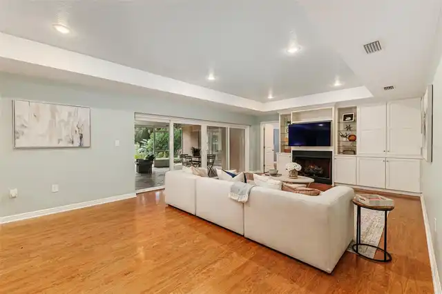 Listing Photo 9