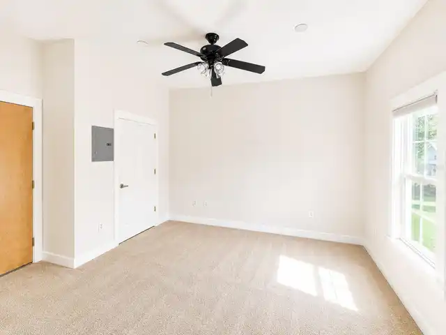 Listing Photo 6