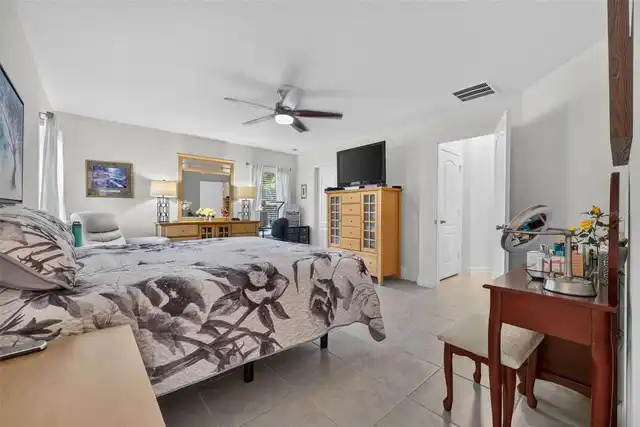 Listing Photo 24