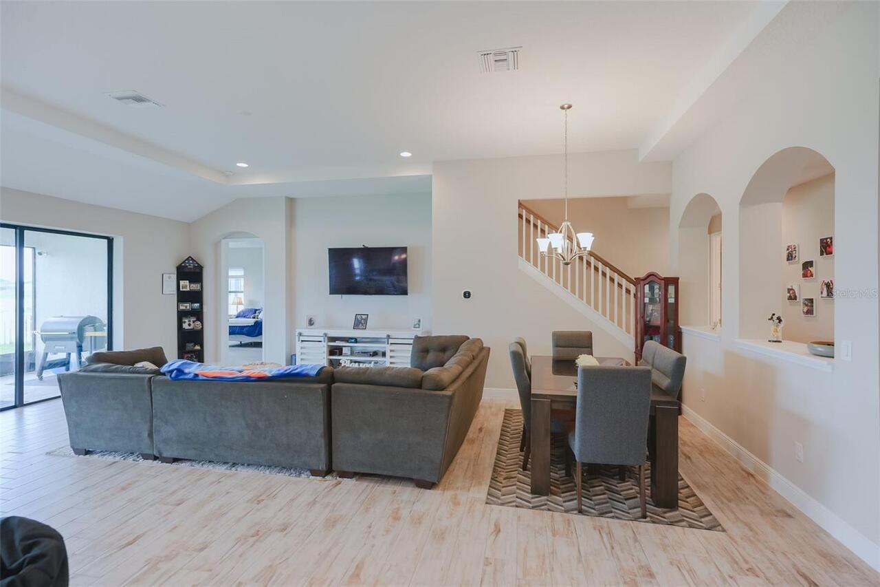 Listing Photo 12