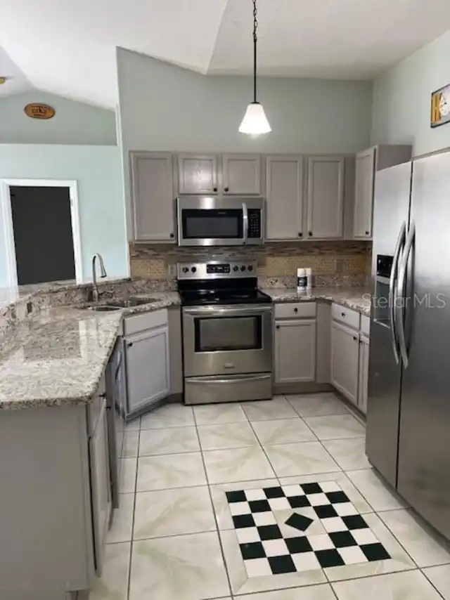 Listing Photo 8