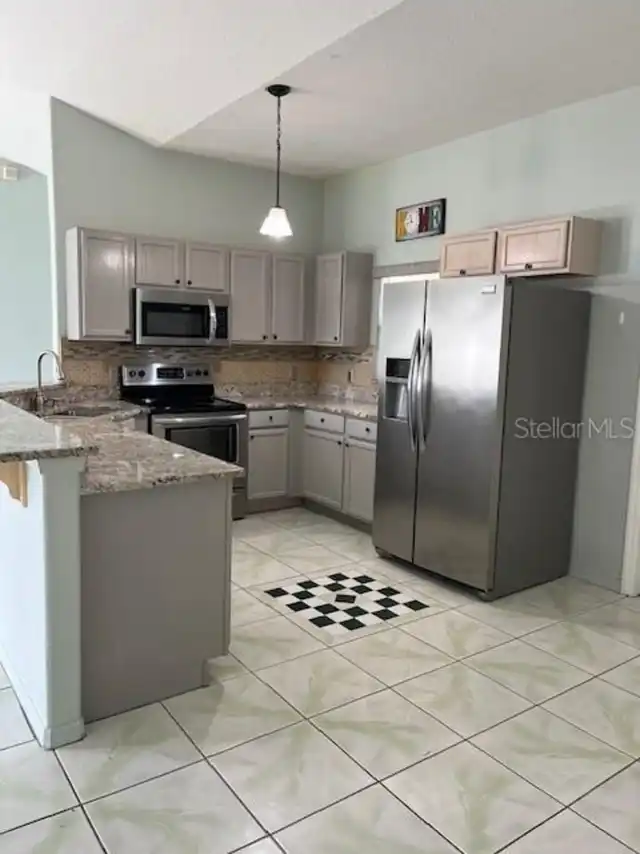 Listing Photo 12