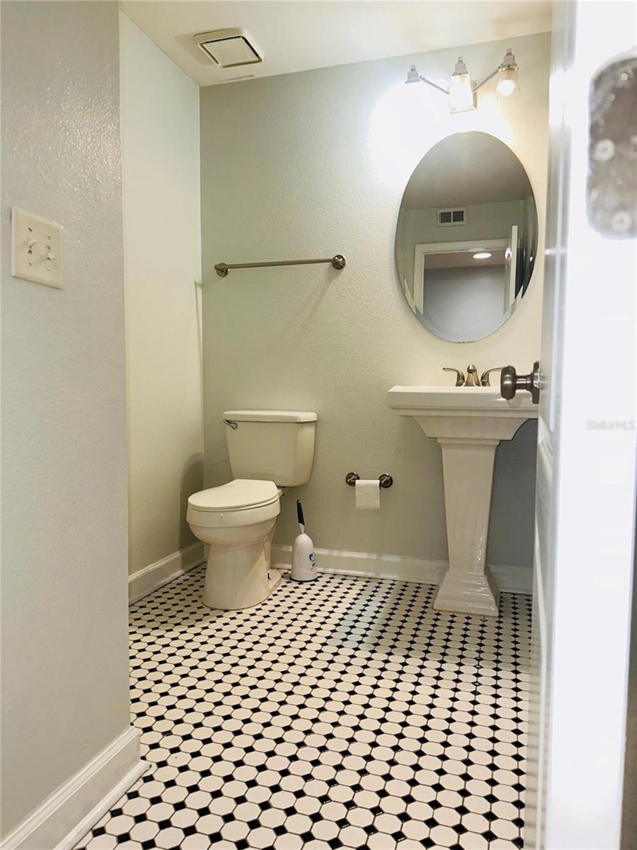 Listing Photo 16