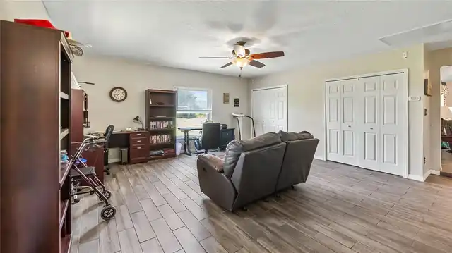 Listing Photo 10