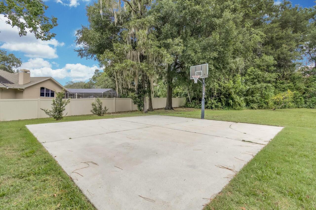 Listing Photo 8
