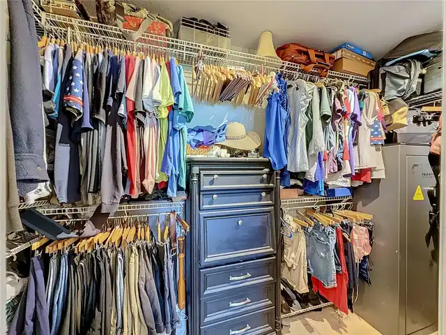 Listing Photo 9