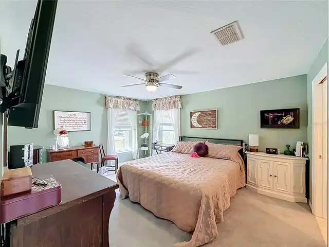 Listing Photo 14