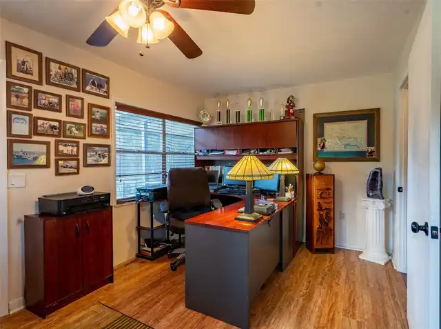 Listing Photo 14