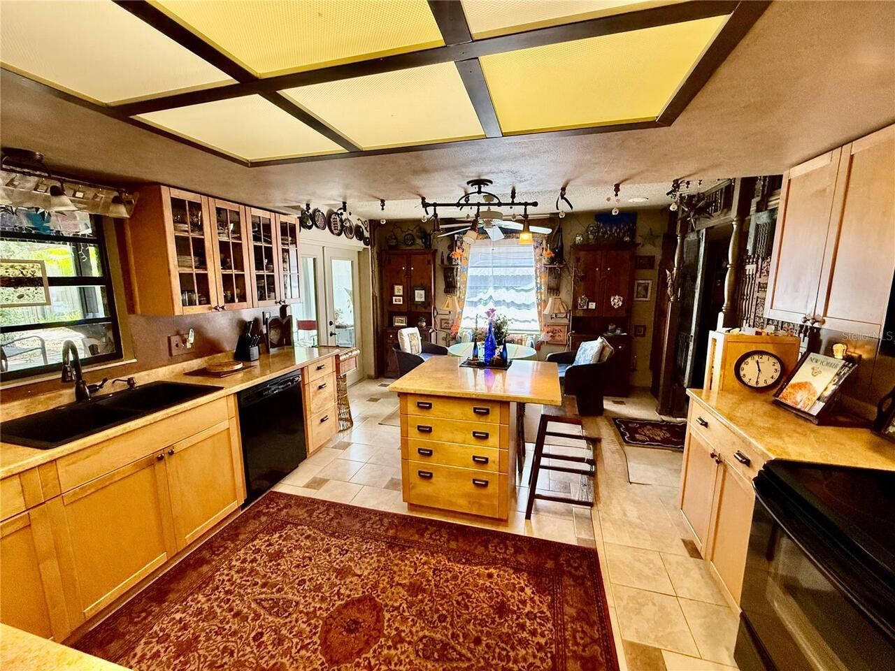 Listing Photo 8