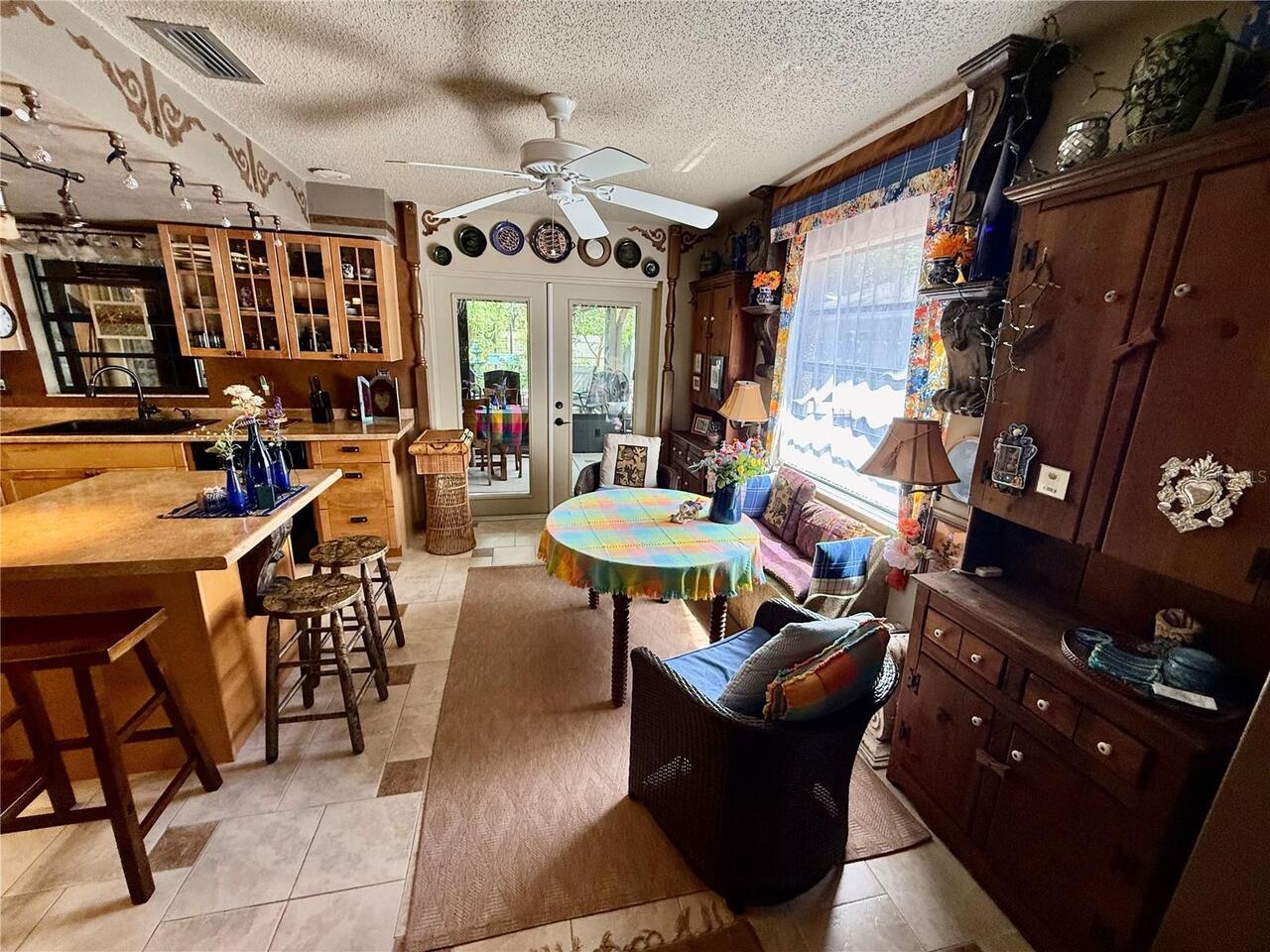 Listing Photo 11