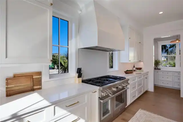 Listing Photo 18
