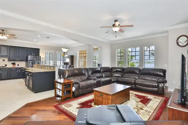 Listing Photo 9