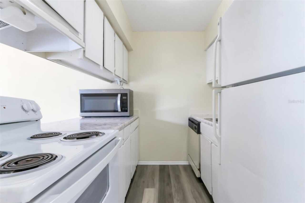 Listing Photo 9