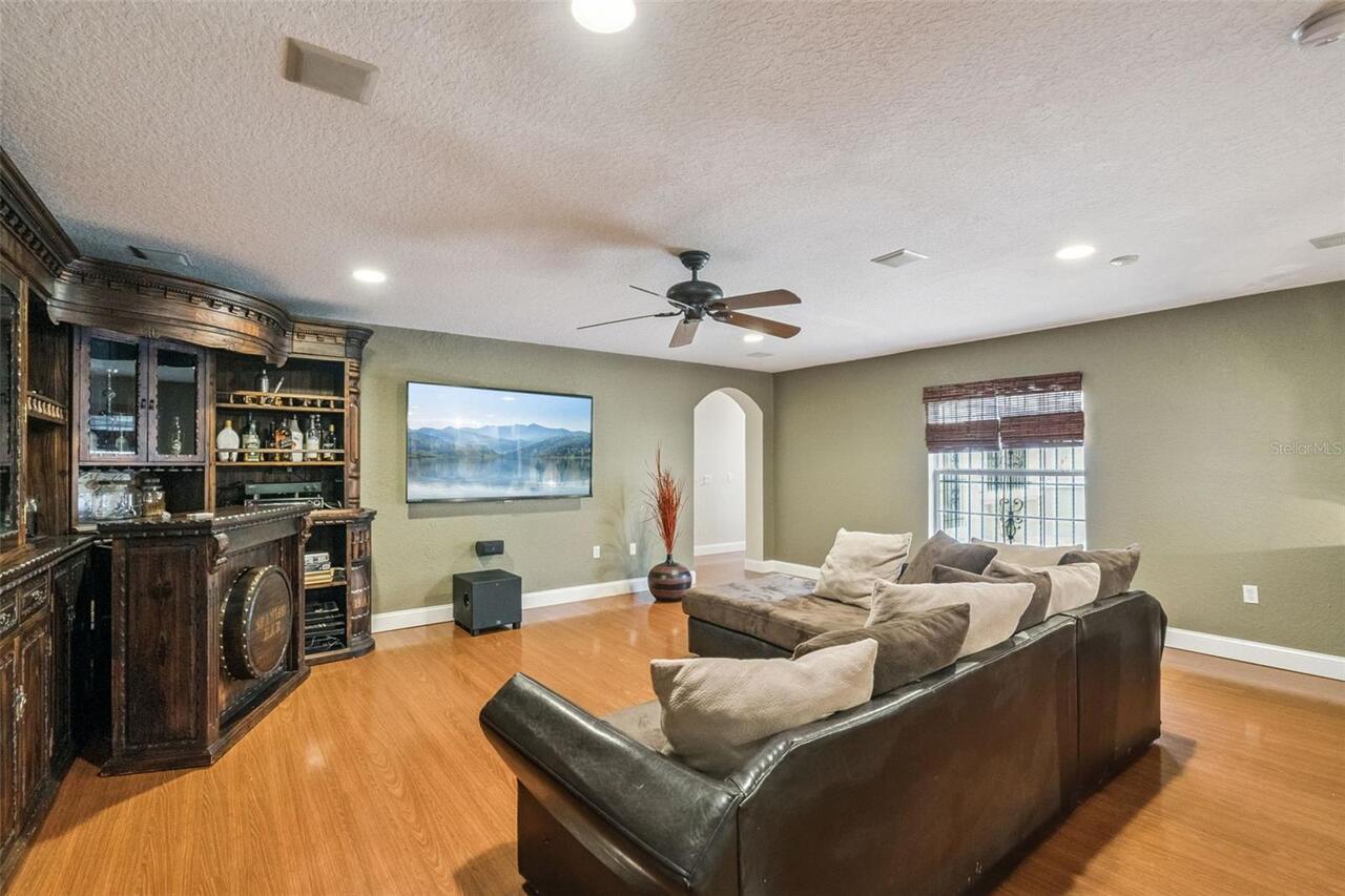 Listing Photo 10