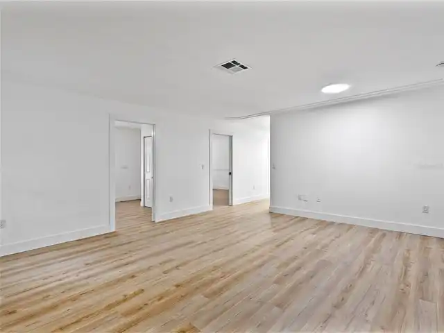 Listing Photo 24