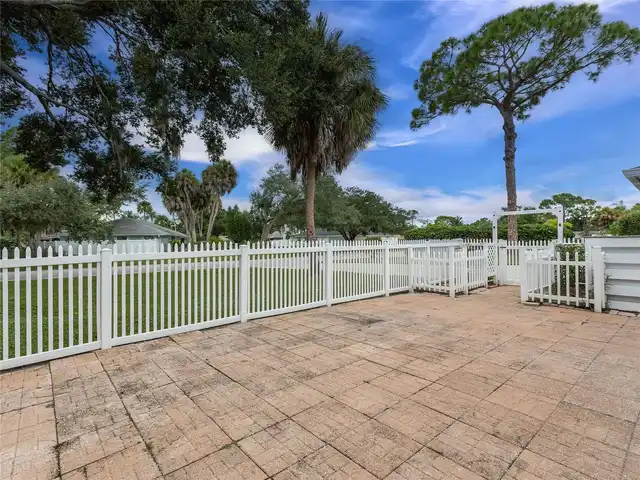 Listing Photo 43