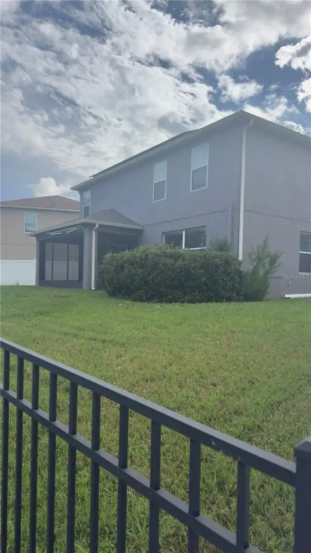 Listing Photo 7