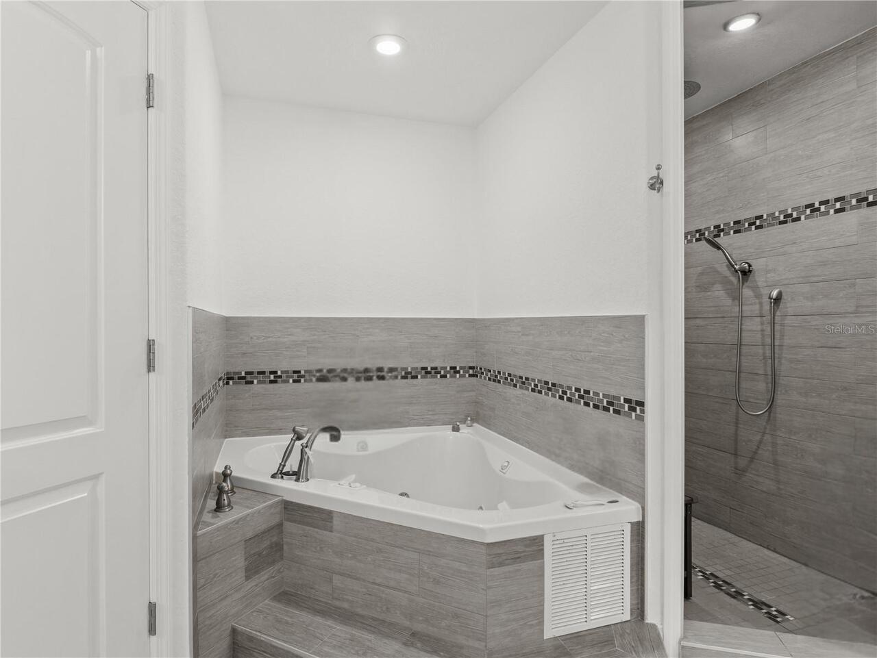 Listing Photo 35