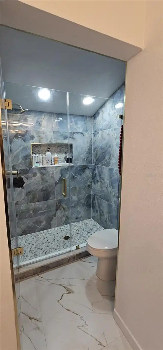 Listing Photo 10
