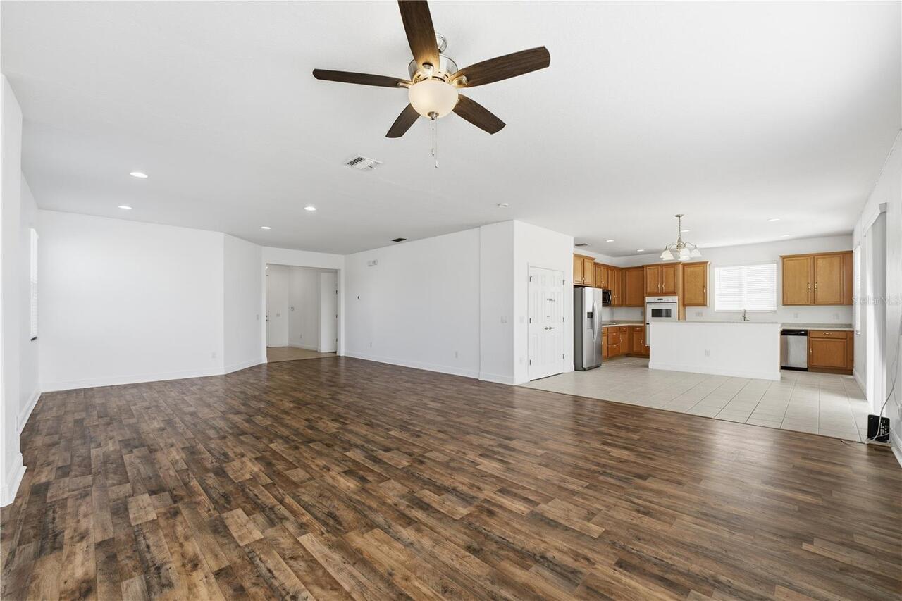 Listing Photo 14