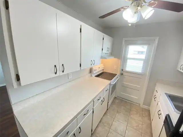 Listing Photo 6